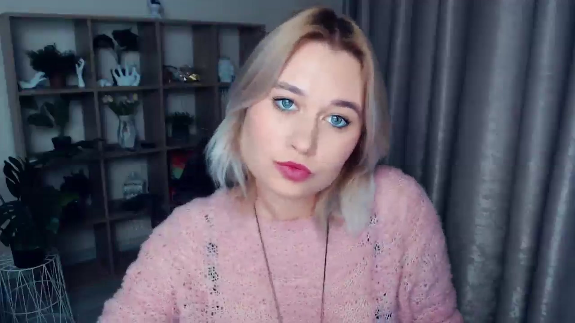 Gallery image thumbnail from Kukla_kolduna's myfreecams stream on, 11/24/2024, 19:05 image 17 of 20