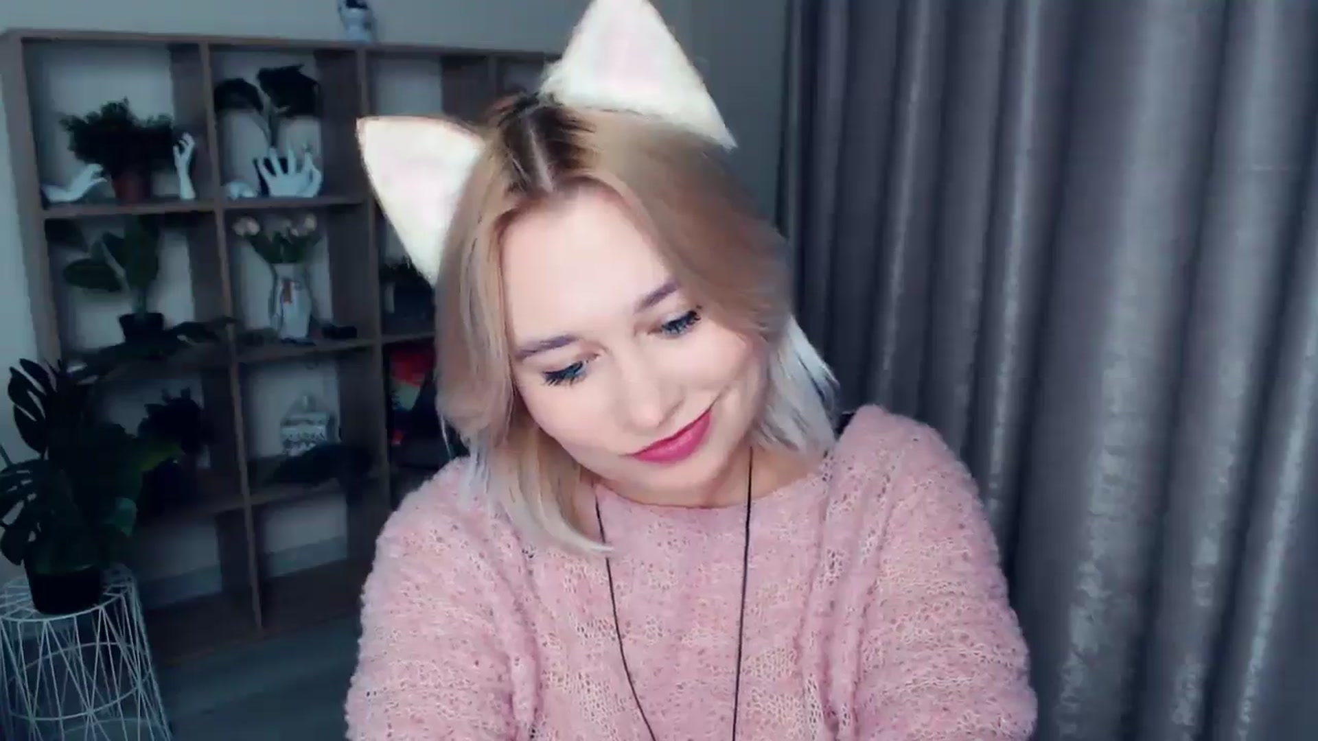 Gallery image thumbnail from Kukla_kolduna's myfreecams stream on, 11/24/2024, 19:05 image 7 of 20