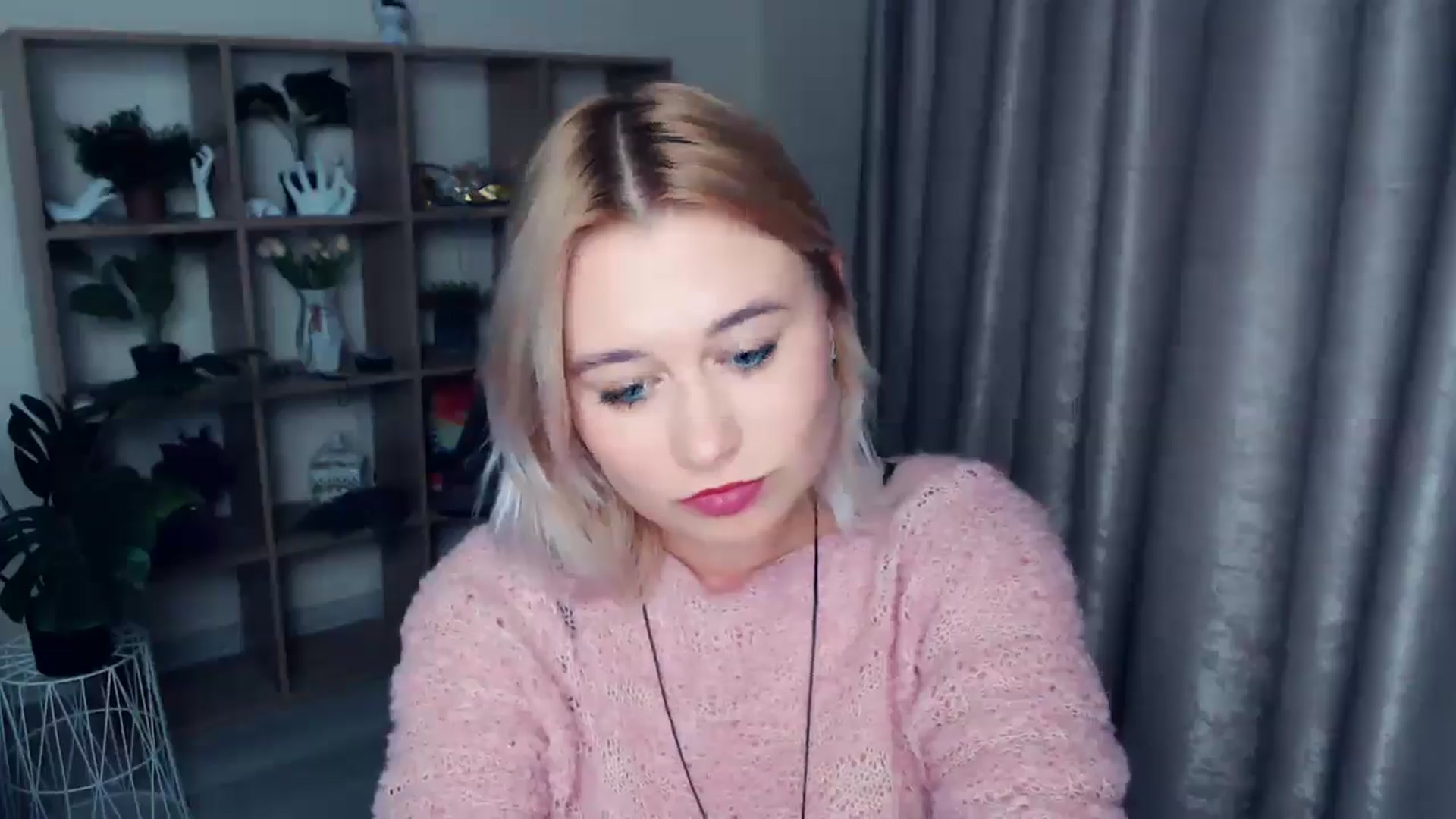 Gallery image thumbnail from Kukla_kolduna's myfreecams stream on, 11/24/2024, 19:05 image 19 of 20