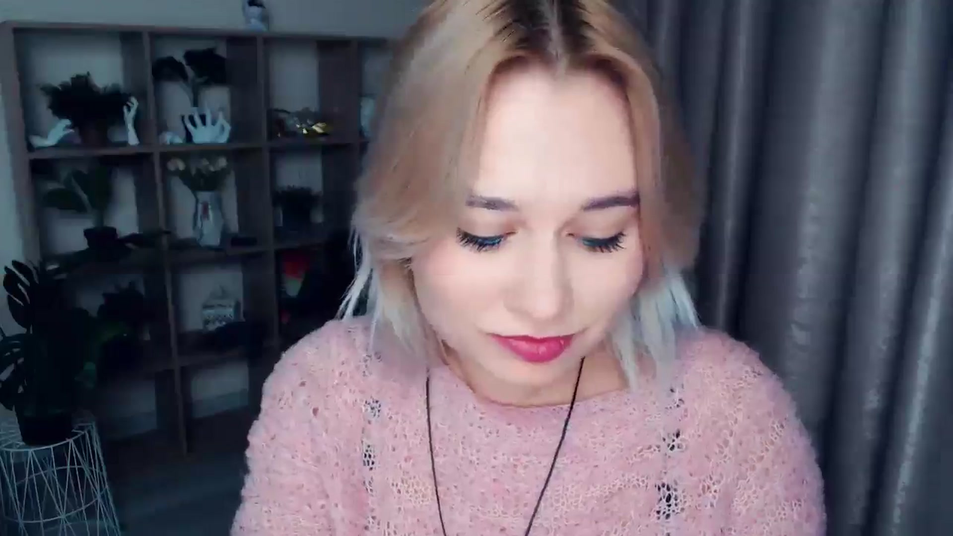 Gallery image thumbnail from Kukla_kolduna's myfreecams stream on, 11/24/2024, 19:05 image 5 of 20