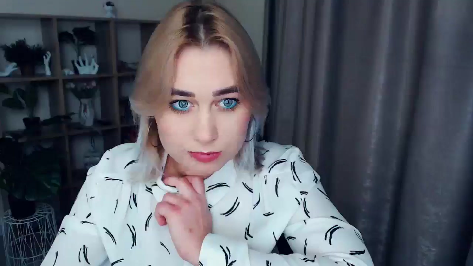 Gallery image thumbnail from Kukla_kolduna's myfreecams stream on, 11/26/2024, 16:42 image 16 of 20