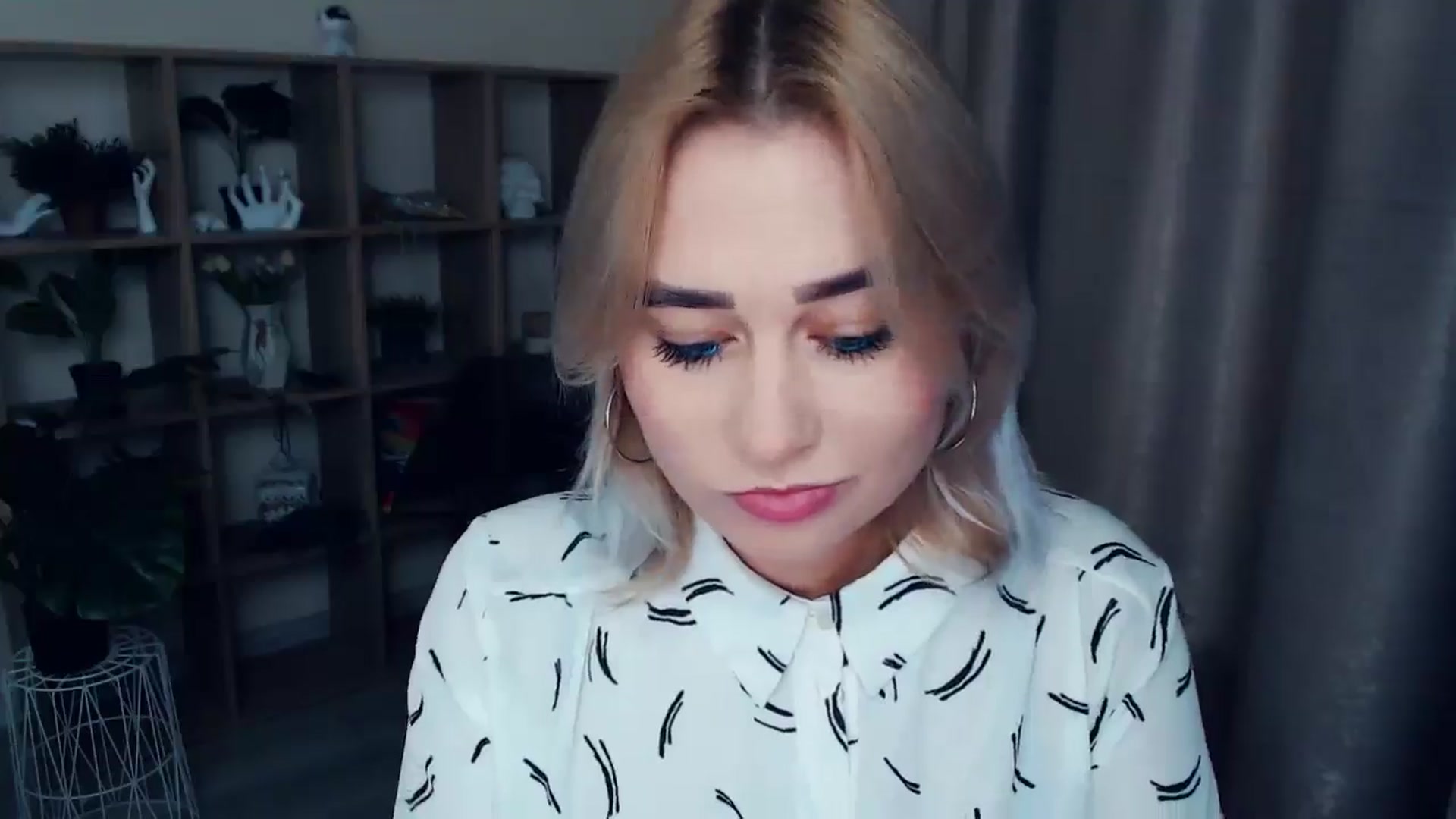 Gallery image thumbnail from Kukla_kolduna's myfreecams stream on, 11/26/2024, 16:42 image 4 of 20