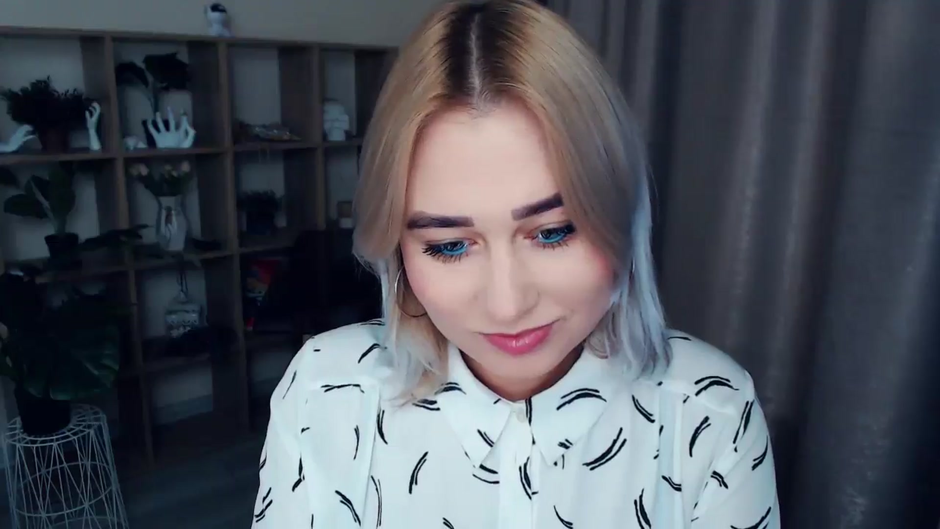 Gallery image thumbnail from Kukla_kolduna's myfreecams stream on, 11/26/2024, 16:42 image 5 of 20