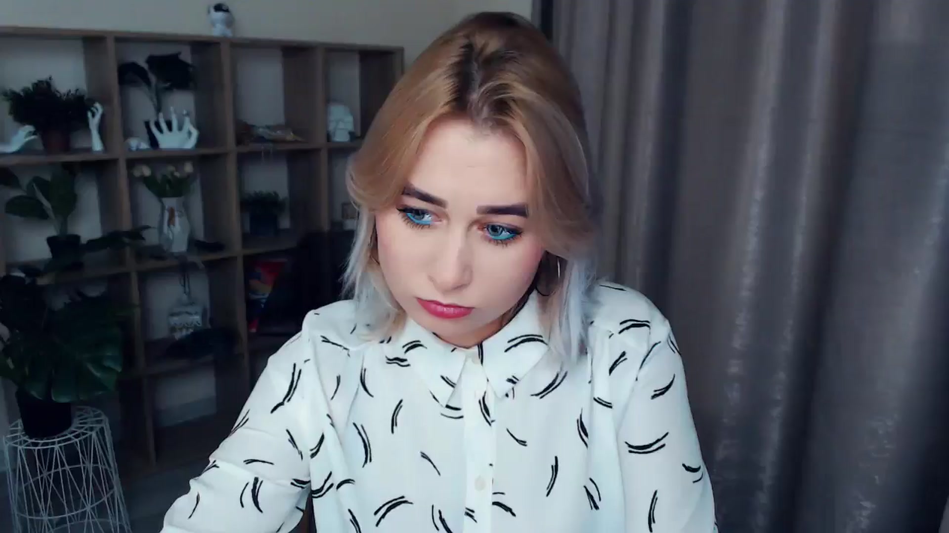 Gallery image thumbnail from Kukla_kolduna's myfreecams stream on, 11/26/2024, 16:42 image 10 of 20