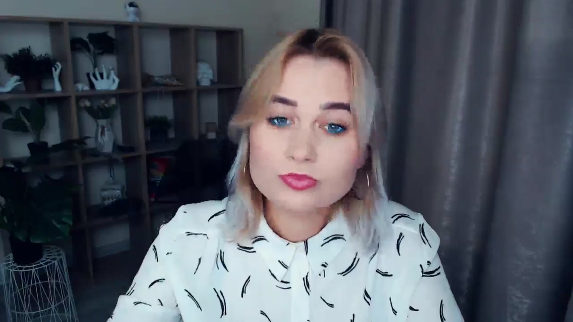Gallery image thumbnail from Kukla_kolduna's myfreecams stream on, 11/26/2024, 16:42 image 13 of 20