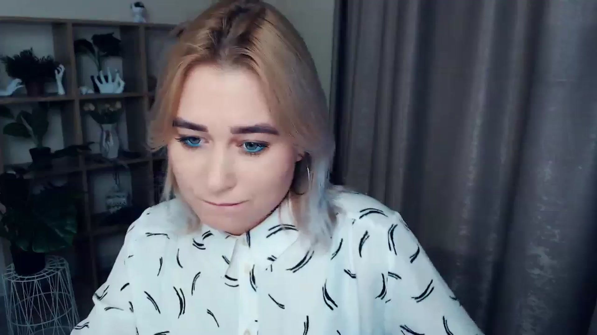 Gallery image thumbnail from Kukla_kolduna's myfreecams stream on, 11/26/2024, 16:58 image 3 of 20