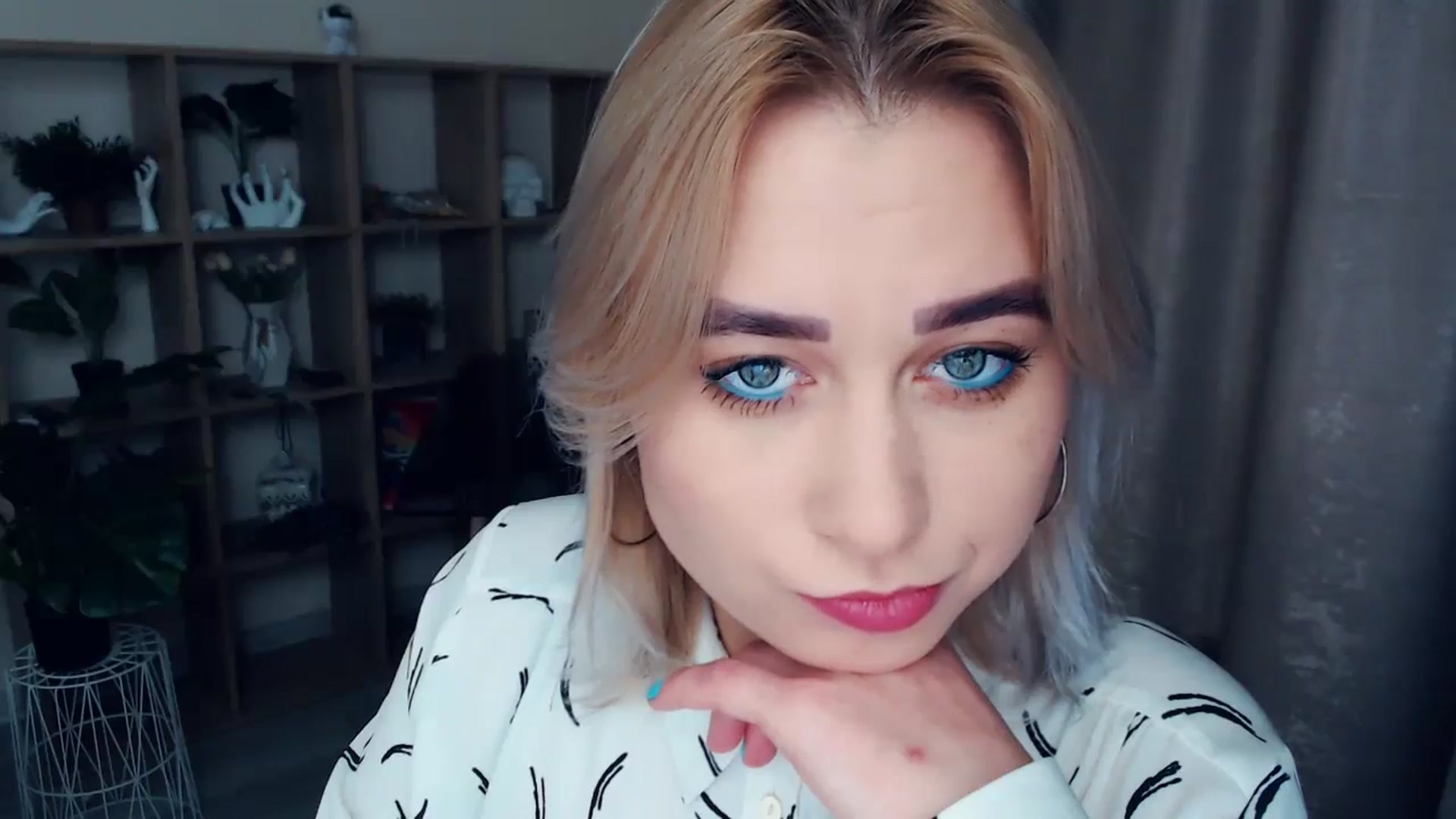 Gallery image thumbnail from Kukla_kolduna's myfreecams stream on, 11/26/2024, 16:58 image 7 of 20