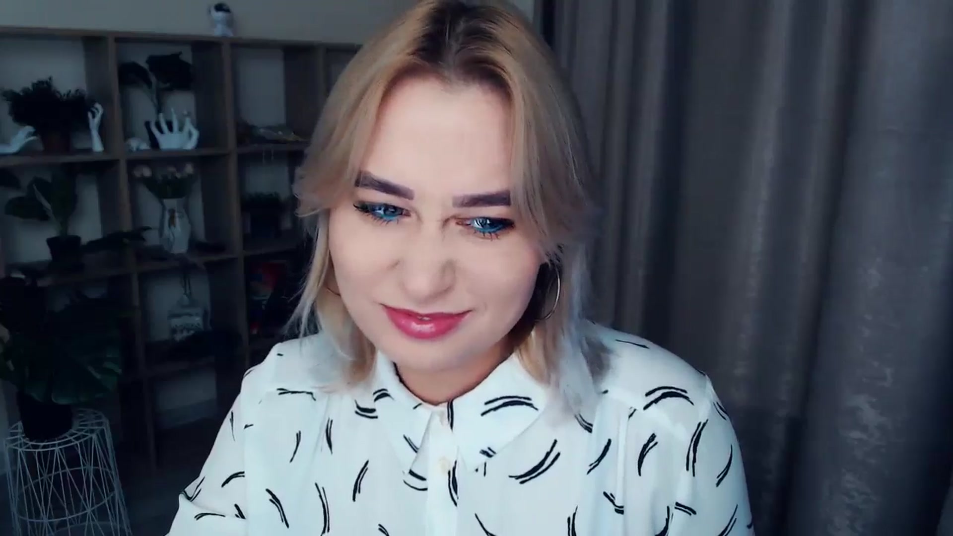Gallery image thumbnail from Kukla_kolduna's myfreecams stream on, 11/26/2024, 16:58 image 12 of 20