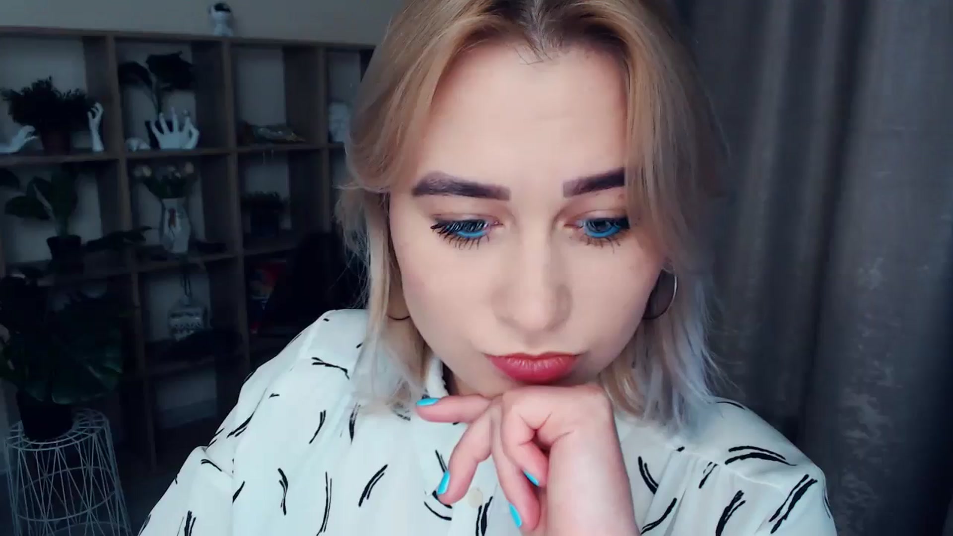 Gallery image thumbnail from Kukla_kolduna's myfreecams stream on, 11/26/2024, 16:58 image 19 of 20