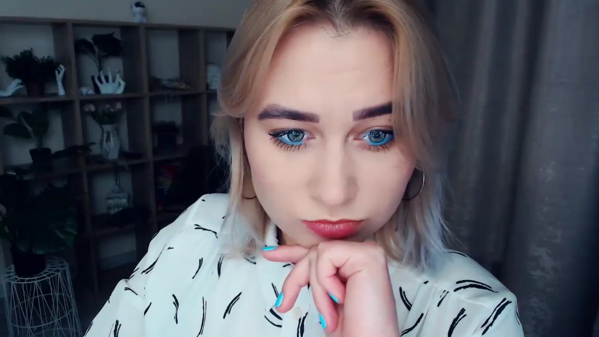 Gallery image thumbnail from Kukla_kolduna's myfreecams stream on, 11/26/2024, 16:58 image 18 of 20