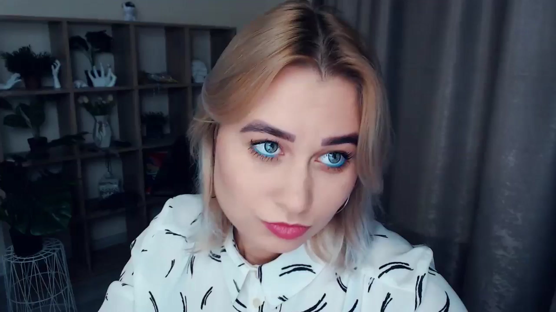 Gallery image thumbnail from Kukla_kolduna's myfreecams stream on, 11/26/2024, 16:58 image 16 of 20