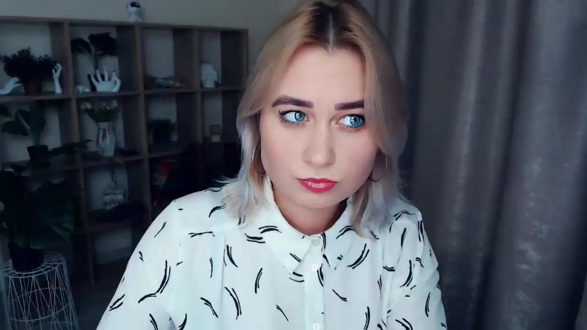 Gallery image thumbnail from Kukla_kolduna's myfreecams stream on, 11/26/2024, 18:08 image 14 of 20