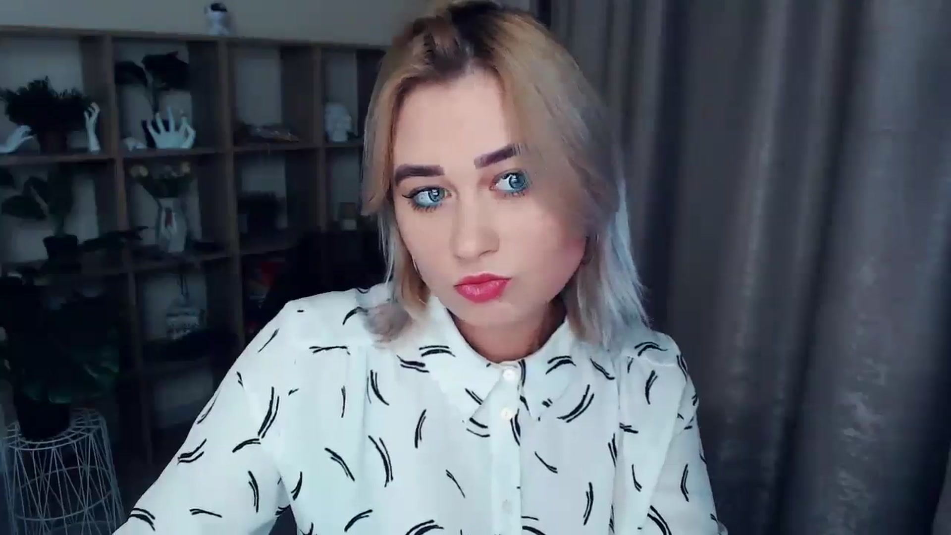 Gallery image thumbnail from Kukla_kolduna's myfreecams stream on, 11/26/2024, 18:08 image 19 of 20