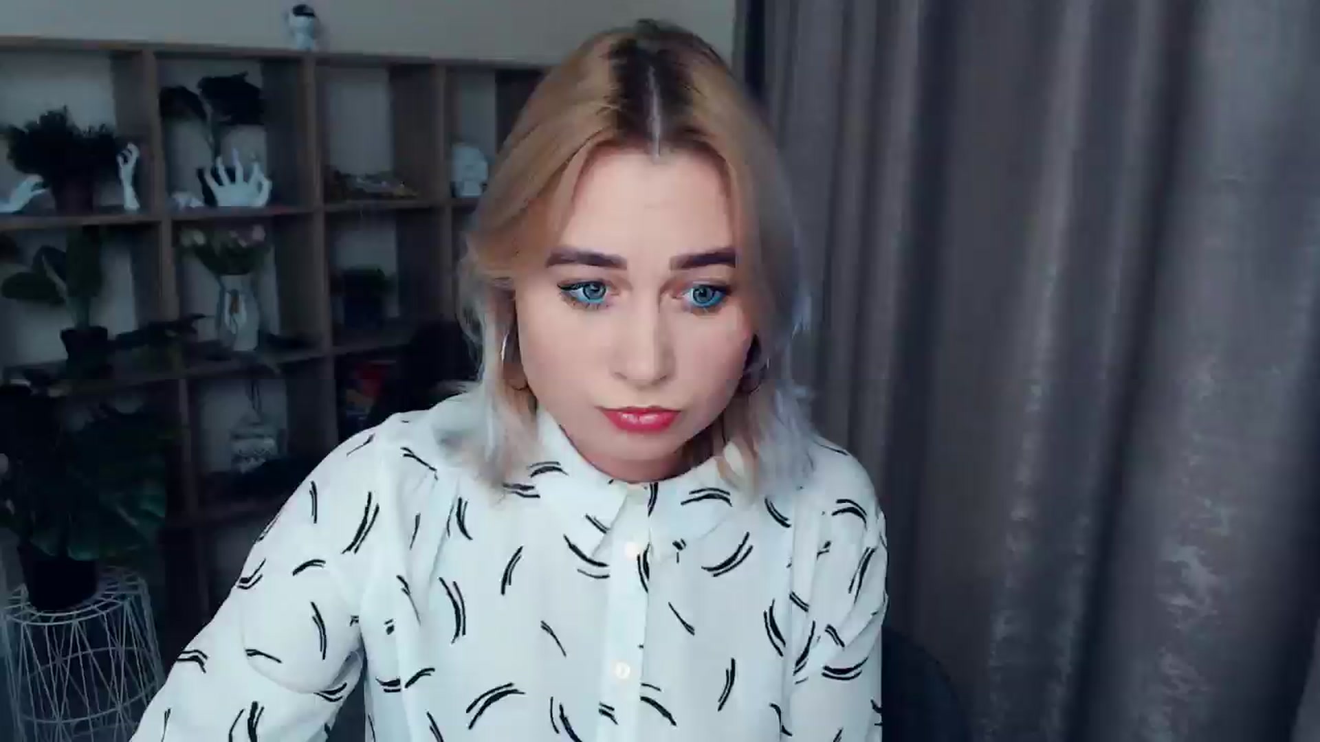 Gallery image thumbnail from Kukla_kolduna's myfreecams stream on, 11/26/2024, 18:08 image 6 of 20