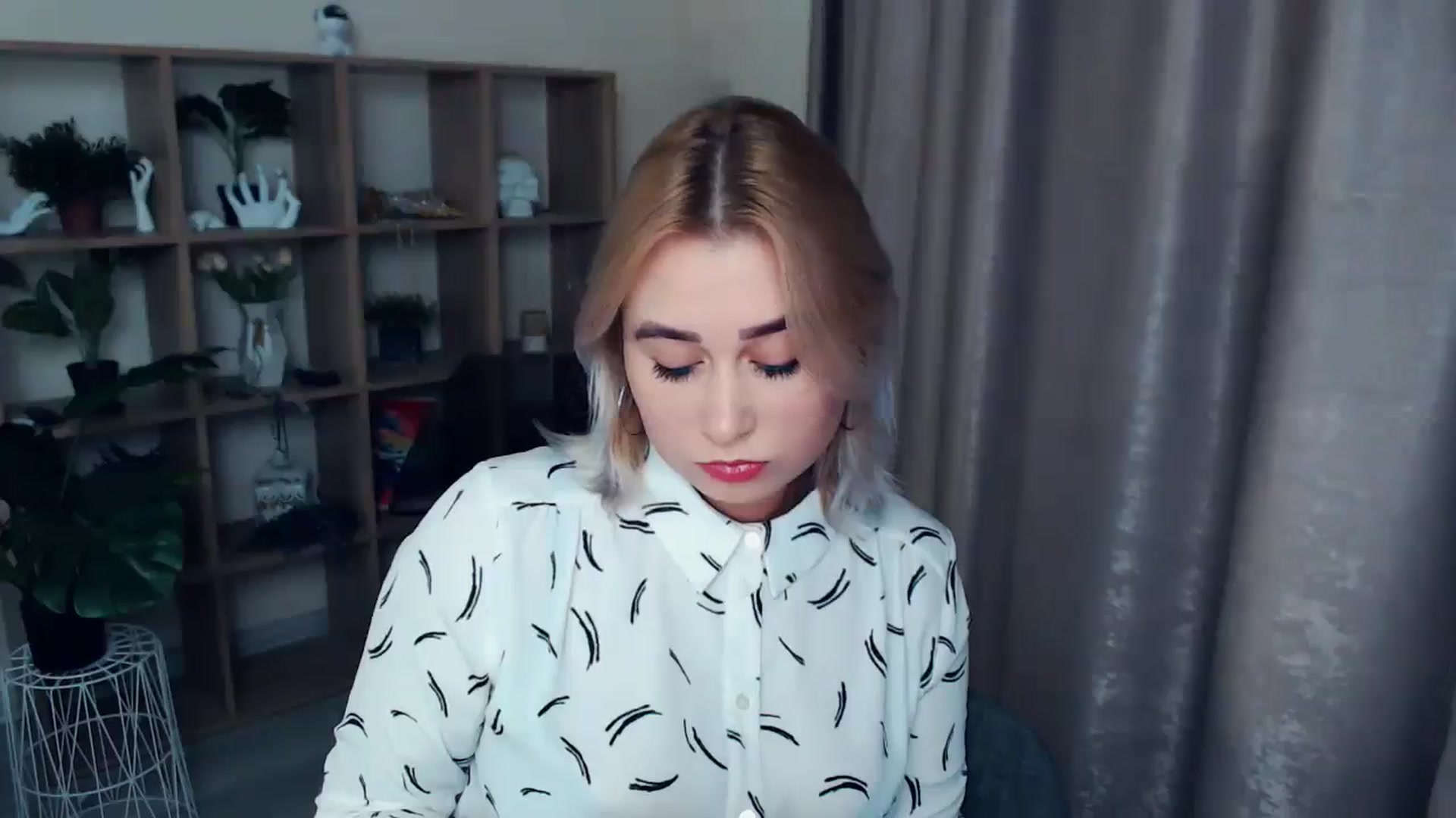 Gallery image thumbnail from Kukla_kolduna's myfreecams stream on, 11/26/2024, 18:08 image 11 of 20