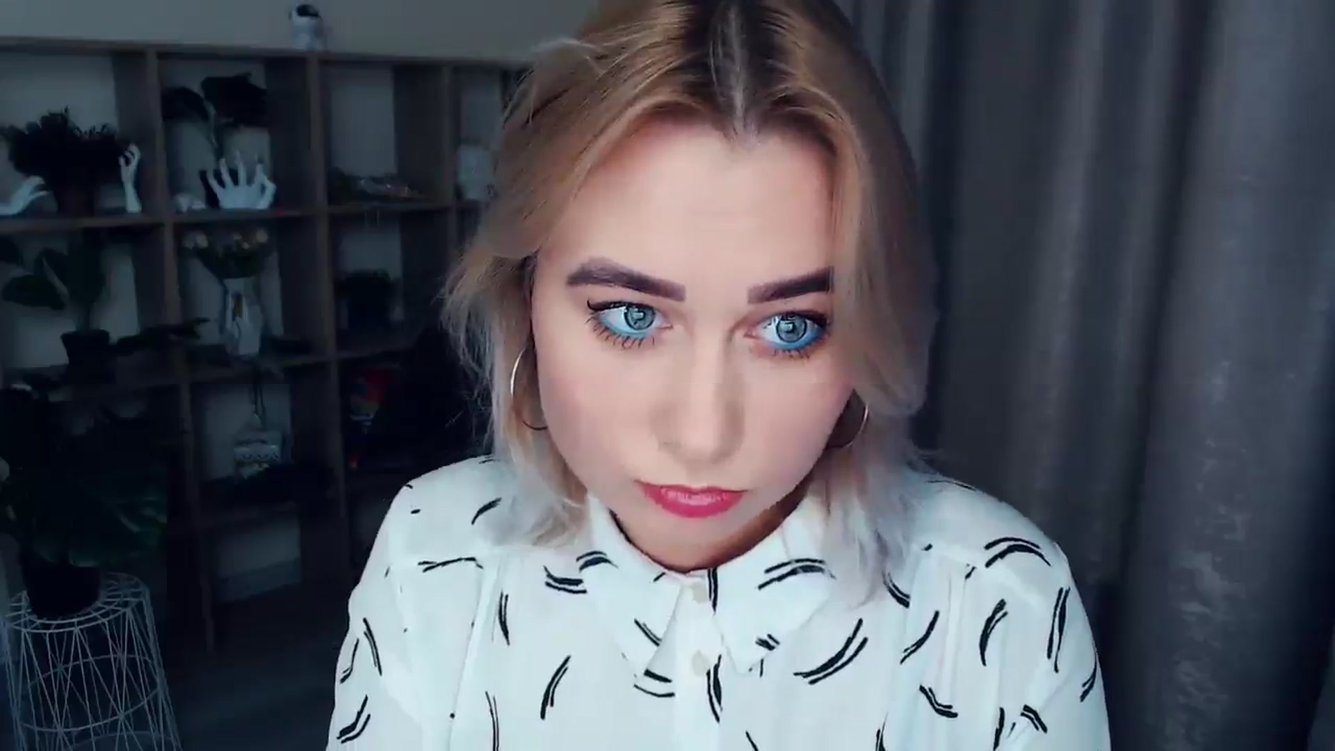 Gallery image thumbnail from Kukla_kolduna's myfreecams stream on, 11/26/2024, 18:08 image 3 of 20