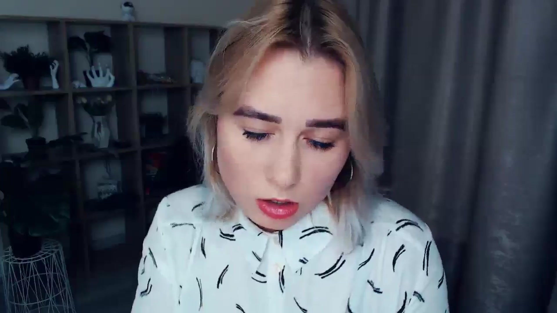 Gallery image thumbnail from Kukla_kolduna's myfreecams stream on, 11/26/2024, 18:08 image 4 of 20