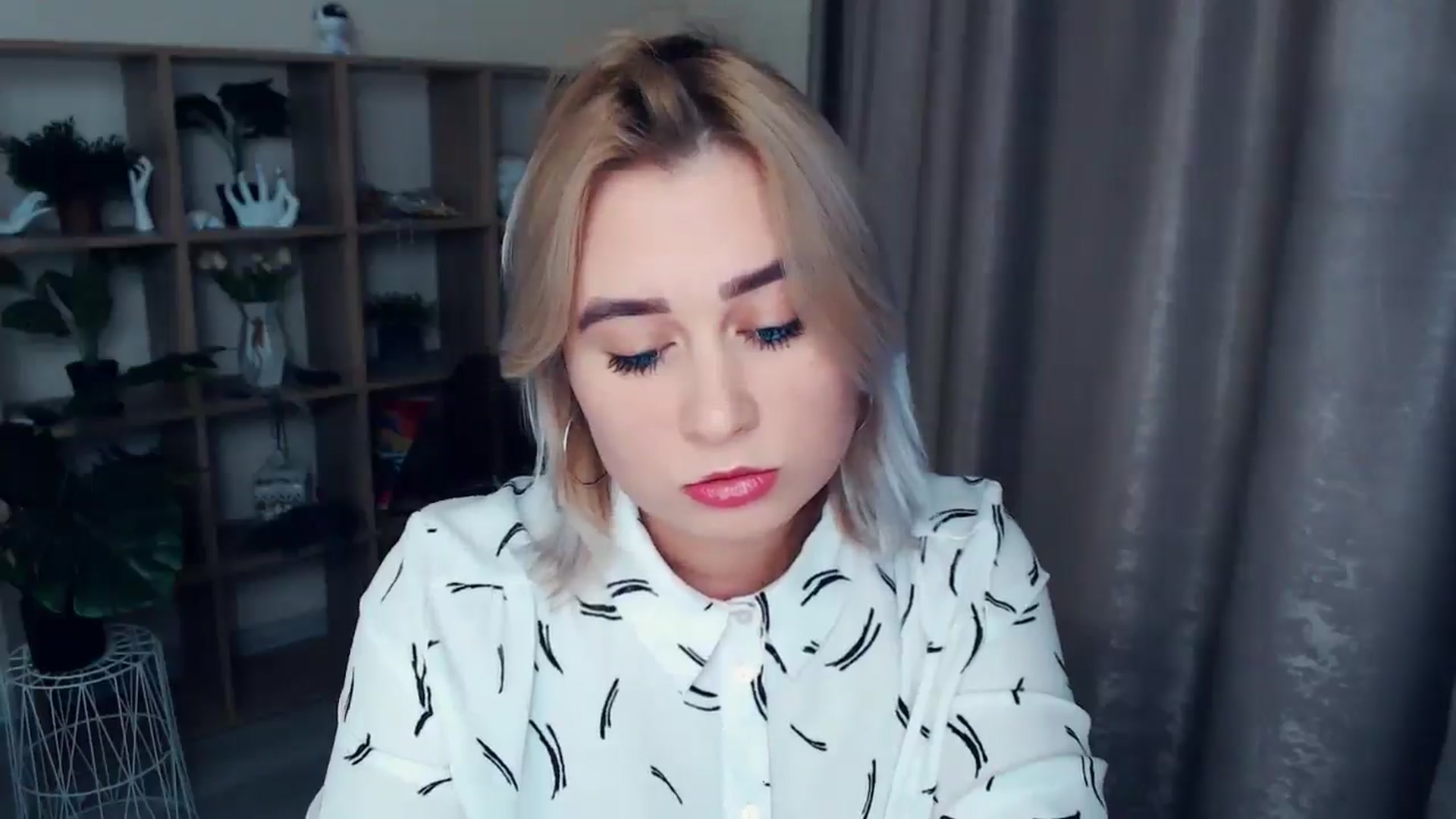 Gallery image thumbnail from Kukla_kolduna's myfreecams stream on, 11/26/2024, 18:08 image 20 of 20