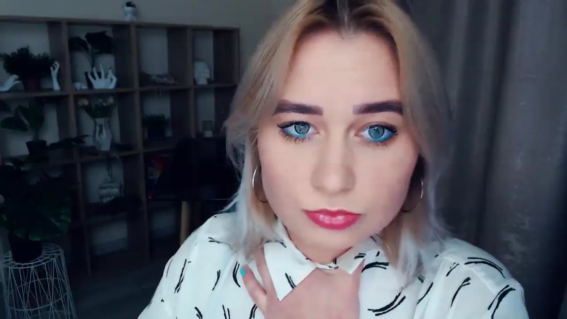 Gallery image thumbnail from Kukla_kolduna's myfreecams stream on, 11/26/2024, 18:08 image 5 of 20