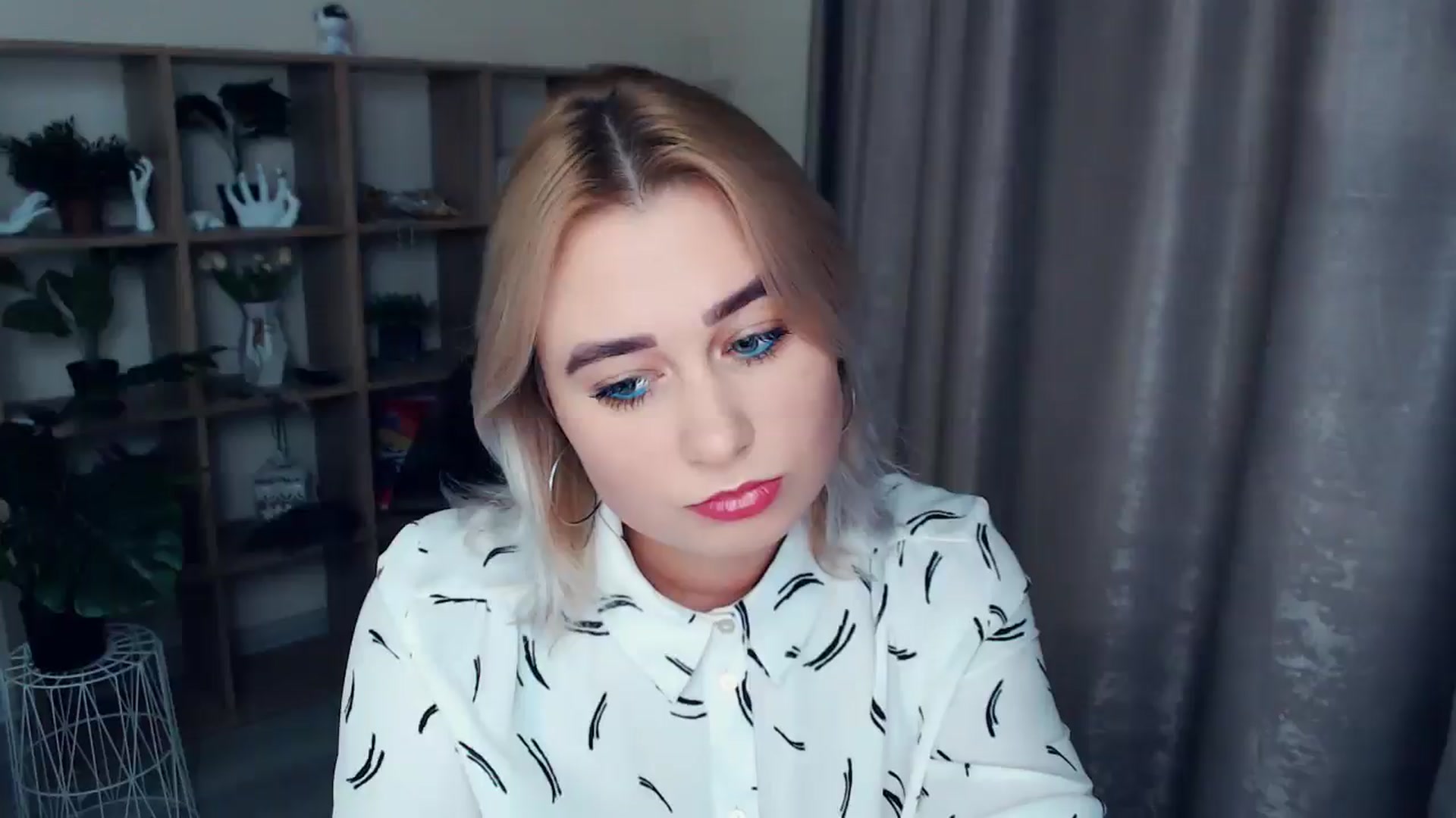 Gallery image thumbnail from Kukla_kolduna's myfreecams stream on, 11/26/2024, 18:08 image 12 of 20