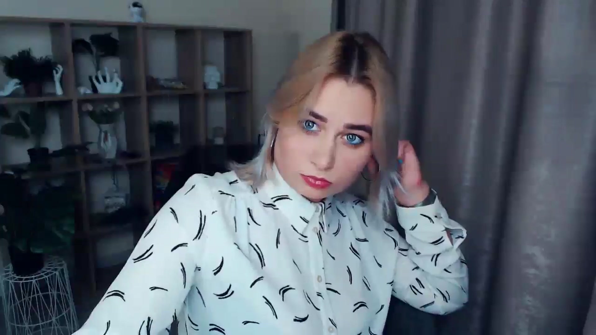 Gallery image thumbnail from Kukla_kolduna's myfreecams stream on, 11/26/2024, 18:08 image 9 of 20