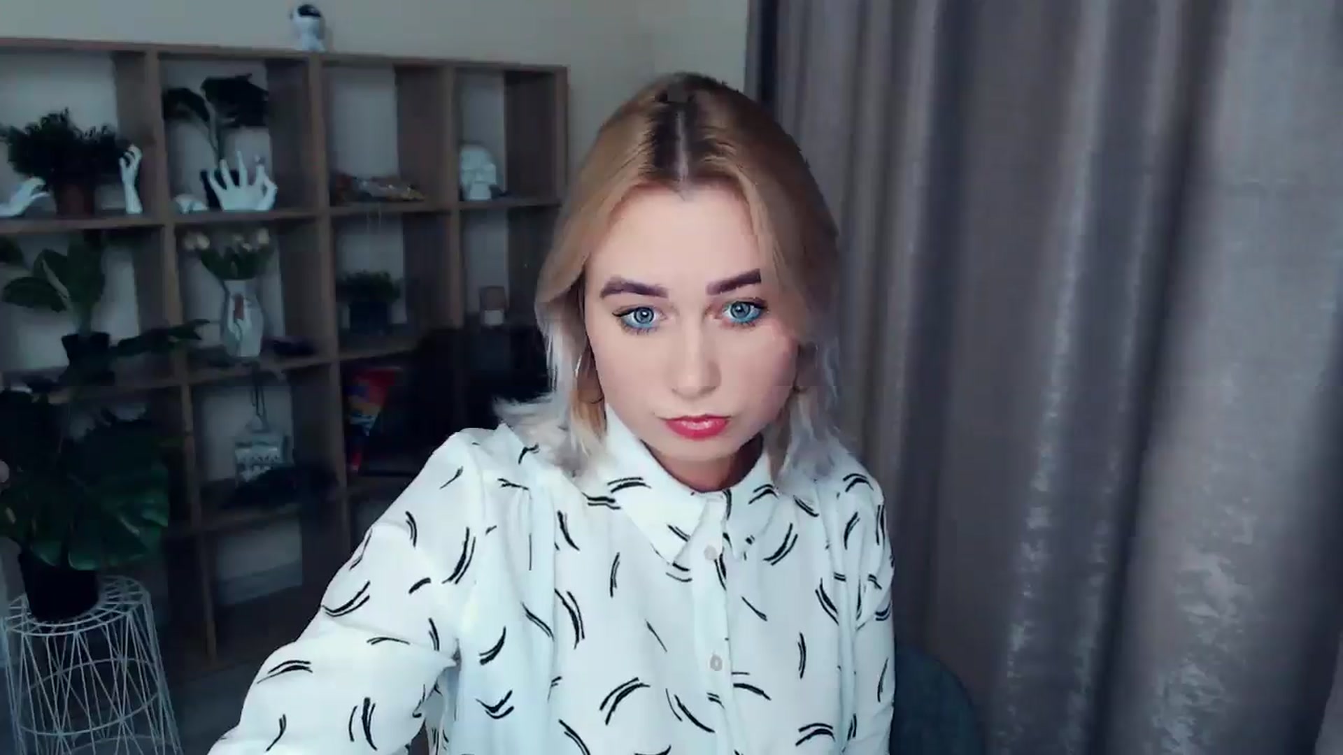 Gallery image thumbnail from Kukla_kolduna's myfreecams stream on, 11/26/2024, 18:08 image 10 of 20