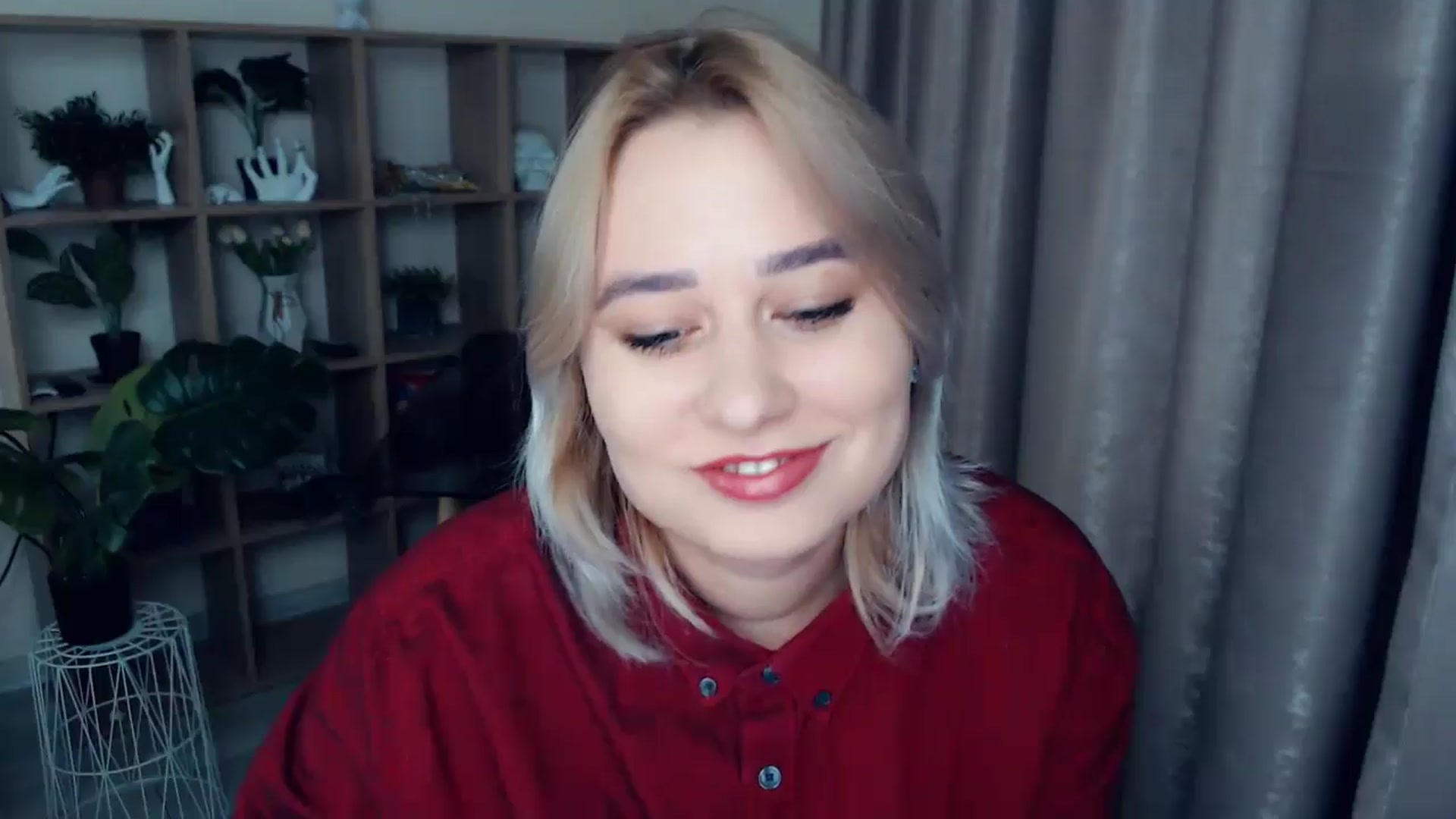 Gallery image thumbnail from Kukla_kolduna's myfreecams stream on, 11/27/2024, 16:40 image 7 of 20