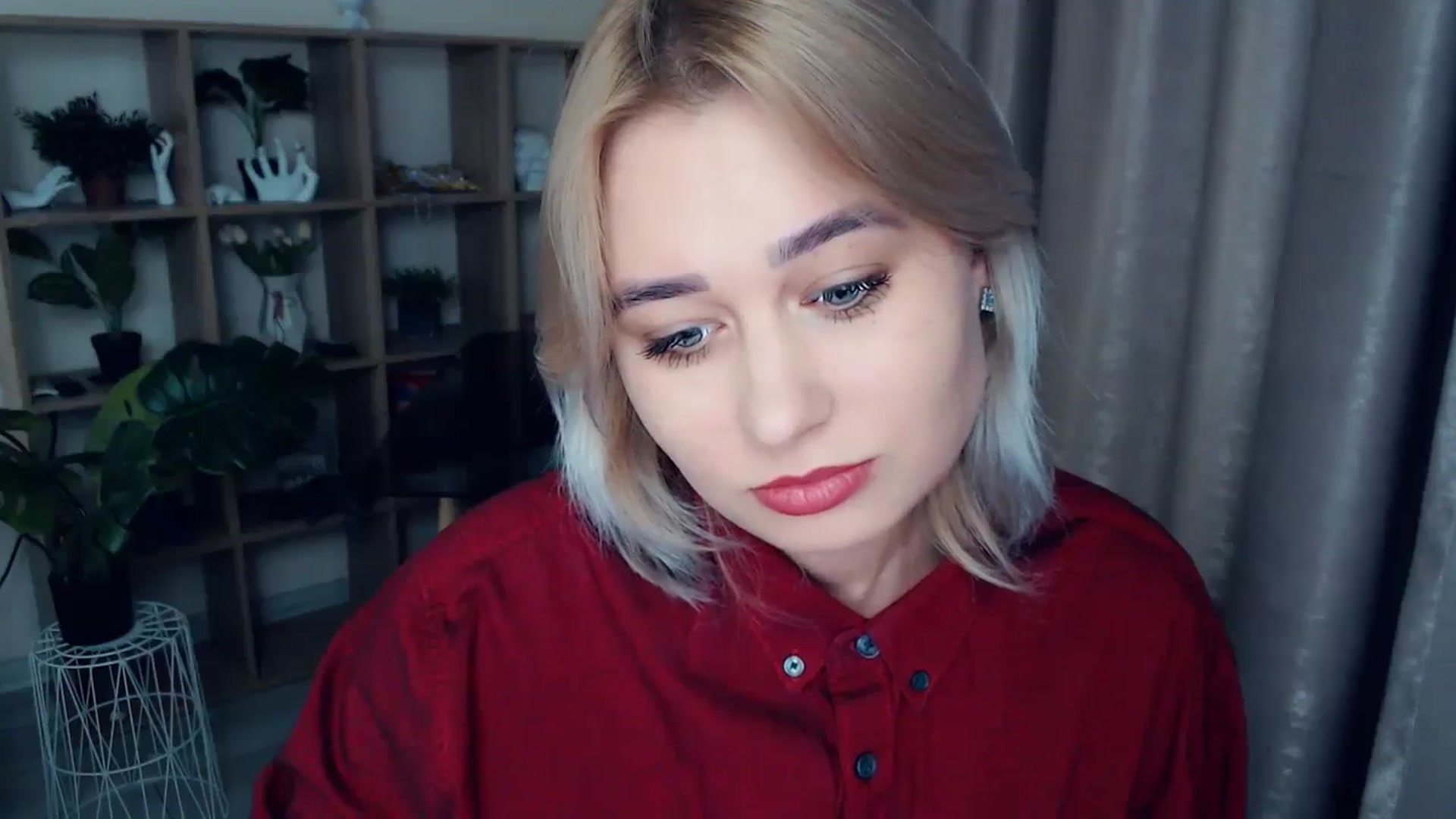Gallery image thumbnail from Kukla_kolduna's myfreecams stream on, 11/27/2024, 16:40 image 10 of 20