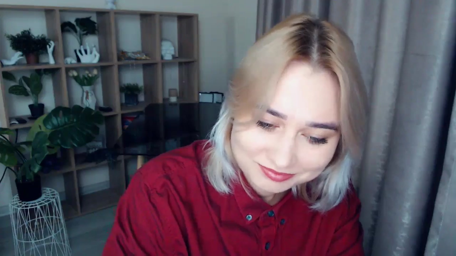 Gallery image thumbnail from Kukla_kolduna's myfreecams stream on, 11/27/2024, 16:40 image 12 of 20
