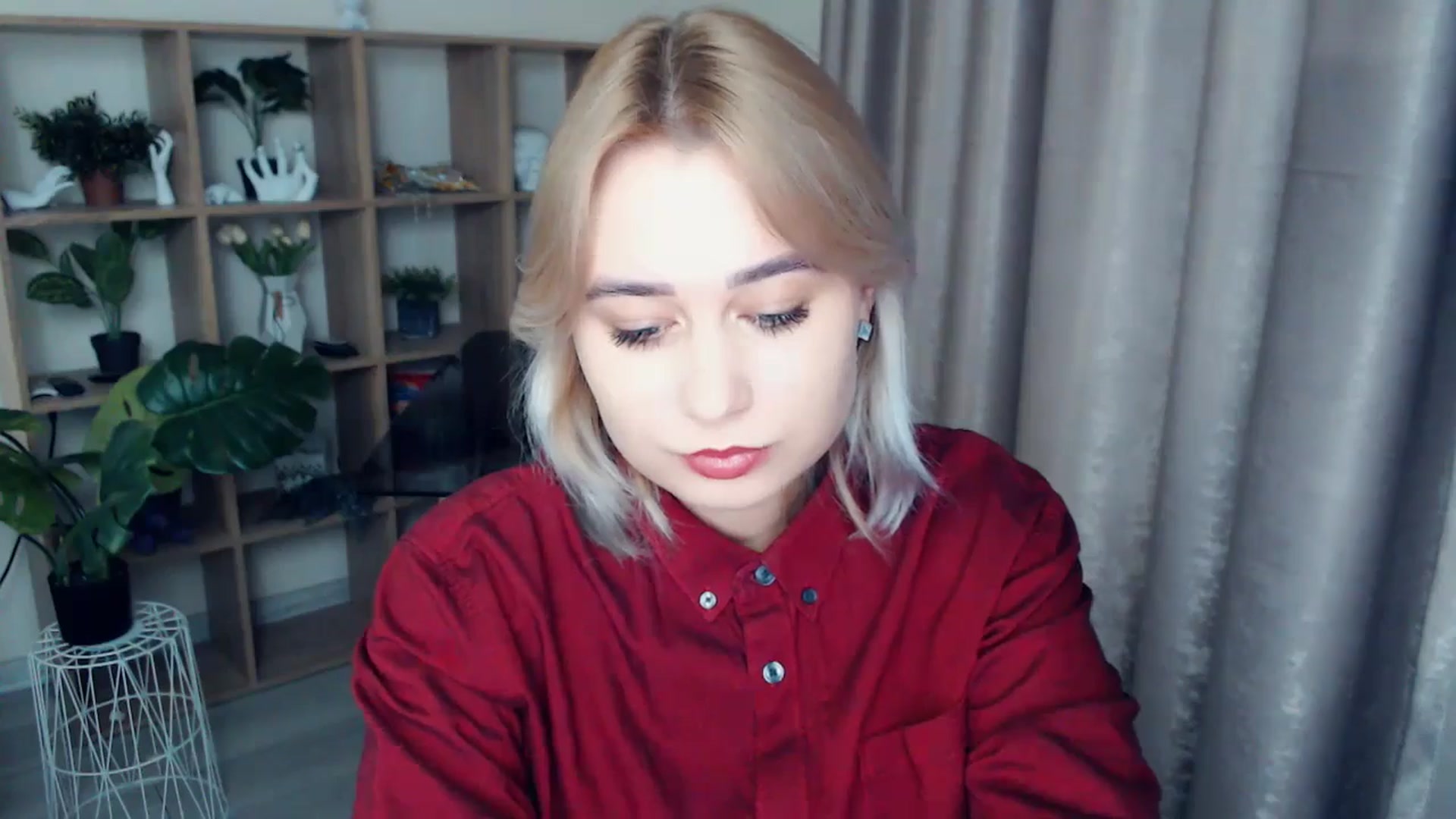 Gallery image thumbnail from Kukla_kolduna's myfreecams stream on, 11/27/2024, 16:40 image 4 of 20