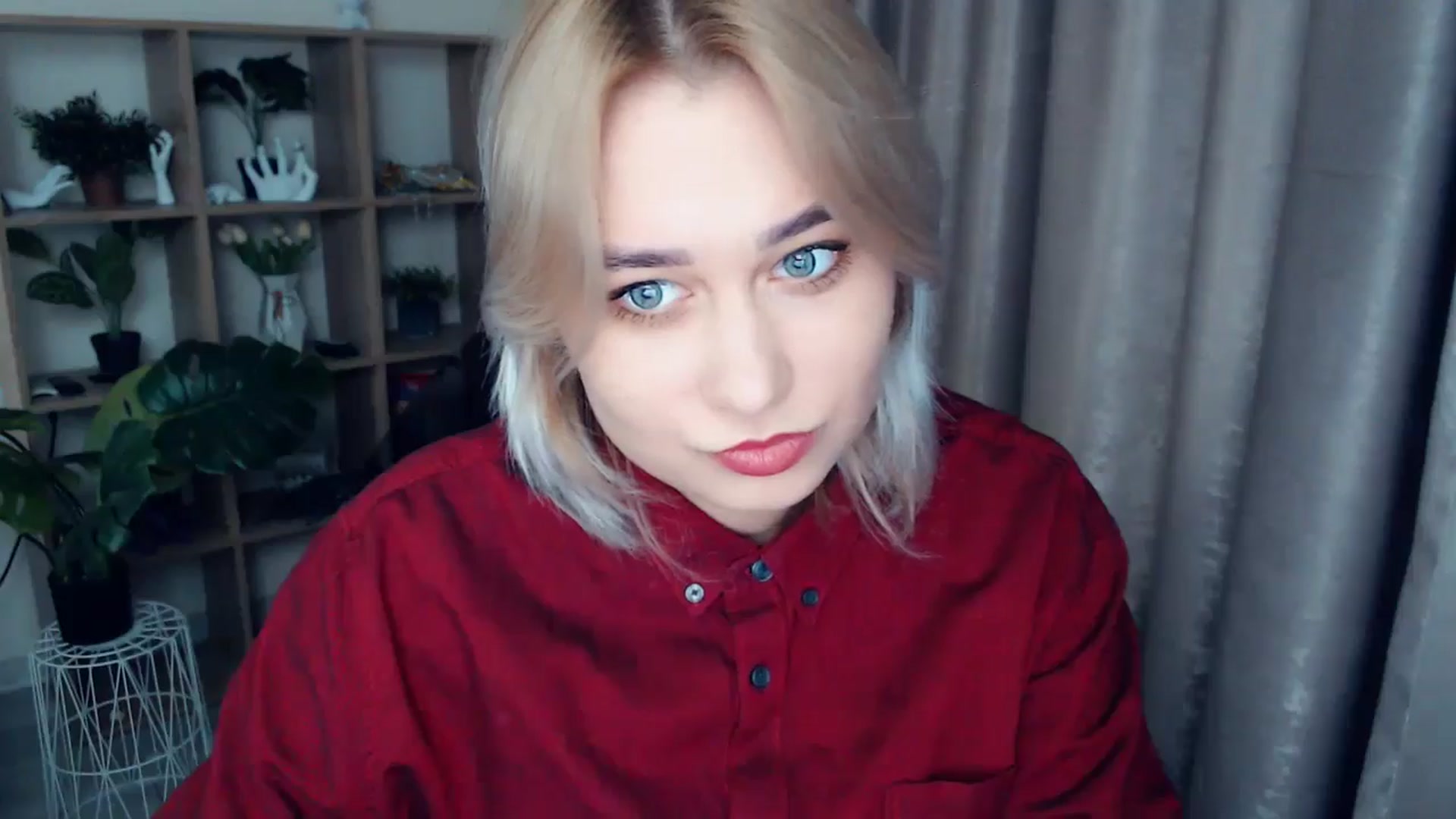 Gallery image thumbnail from Kukla_kolduna's myfreecams stream on, 11/27/2024, 16:40 image 11 of 20