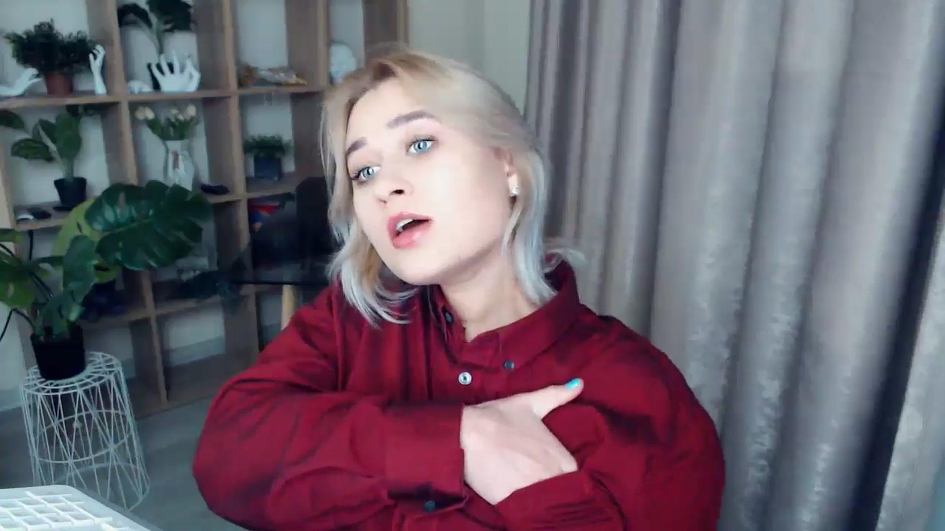 Gallery image thumbnail from Kukla_kolduna's myfreecams stream on, 11/27/2024, 18:02 image 19 of 20