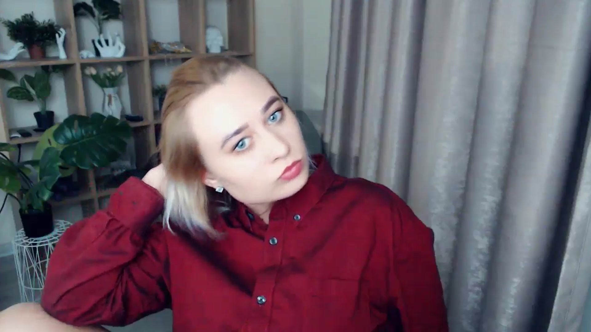 Gallery image thumbnail from Kukla_kolduna's myfreecams stream on, 11/27/2024, 18:02 image 18 of 20