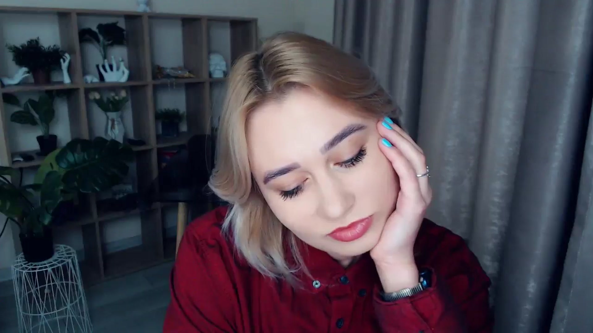 Gallery image thumbnail from Kukla_kolduna's myfreecams stream on, 11/27/2024, 18:02 image 2 of 20