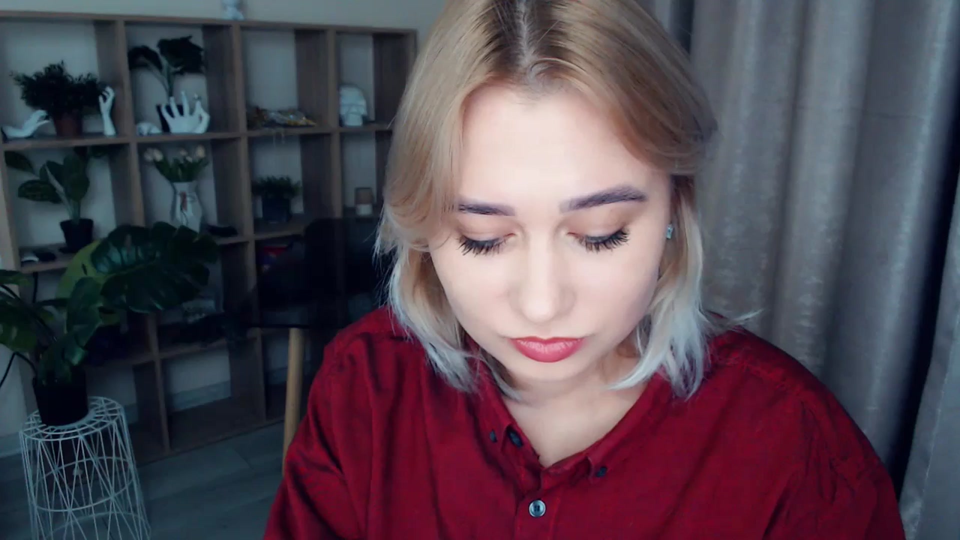 Gallery image thumbnail from Kukla_kolduna's myfreecams stream on, 11/27/2024, 18:02 image 6 of 20
