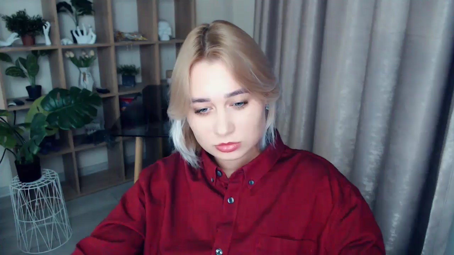 Gallery image thumbnail from Kukla_kolduna's myfreecams stream on, 11/27/2024, 18:02 image 17 of 20