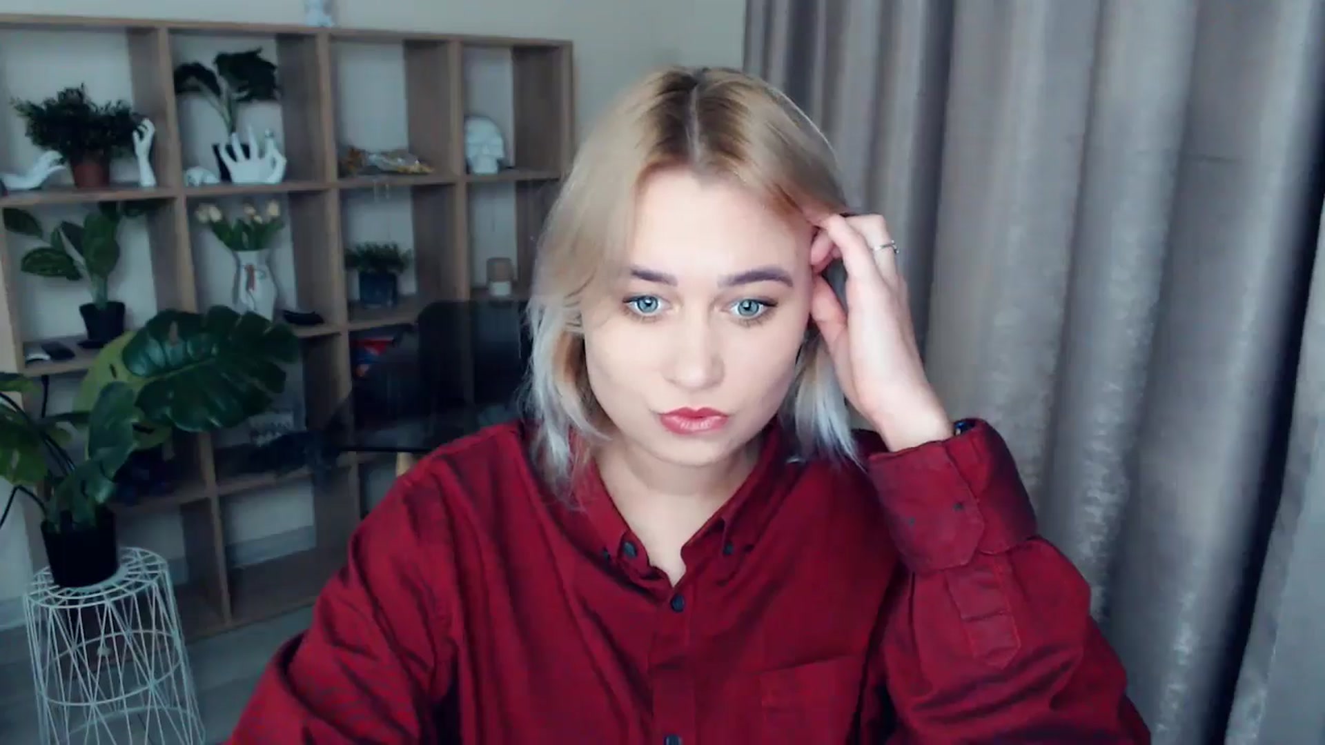 Gallery image thumbnail from Kukla_kolduna's myfreecams stream on, 11/27/2024, 18:02 image 3 of 20