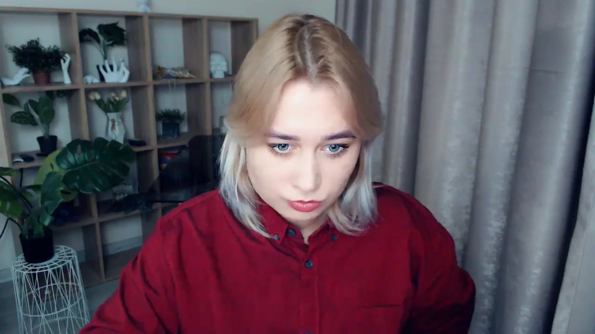 Gallery image thumbnail from Kukla_kolduna's myfreecams stream on, 11/27/2024, 18:02 image 12 of 20