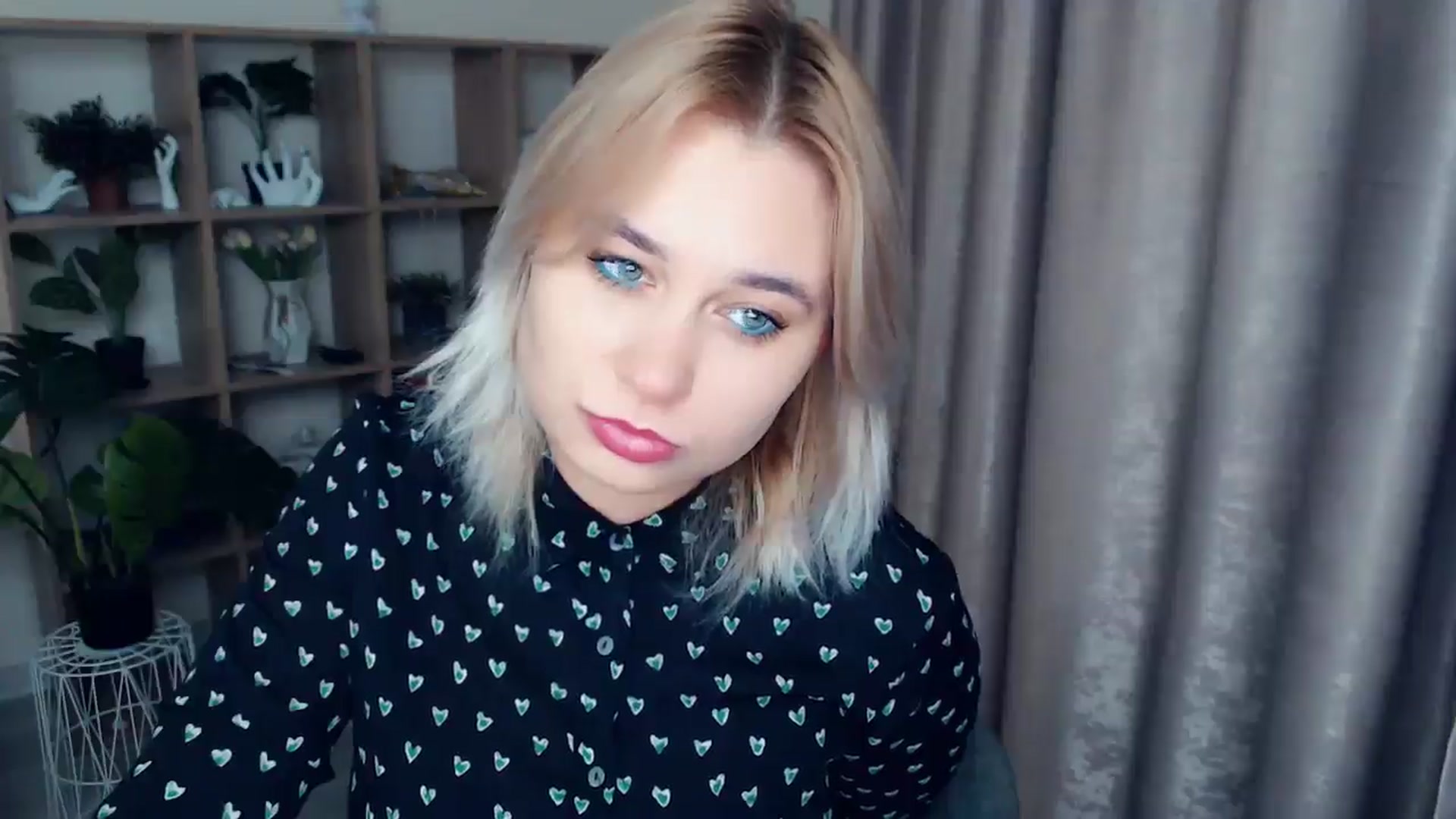 Gallery image thumbnail from Kukla_kolduna's myfreecams stream on, 11/29/2024, 16:21 image 15 of 20