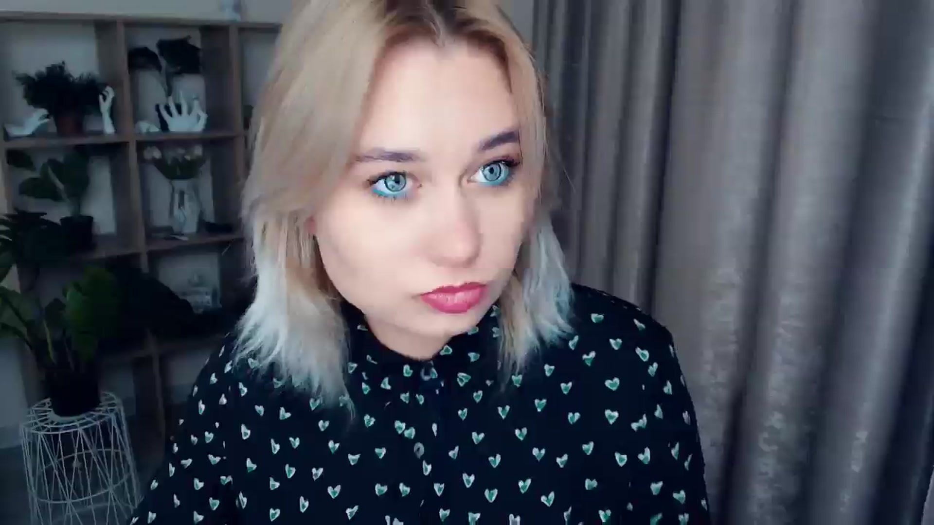 Gallery image thumbnail from Kukla_kolduna's myfreecams stream on, 11/29/2024, 16:21 image 17 of 20
