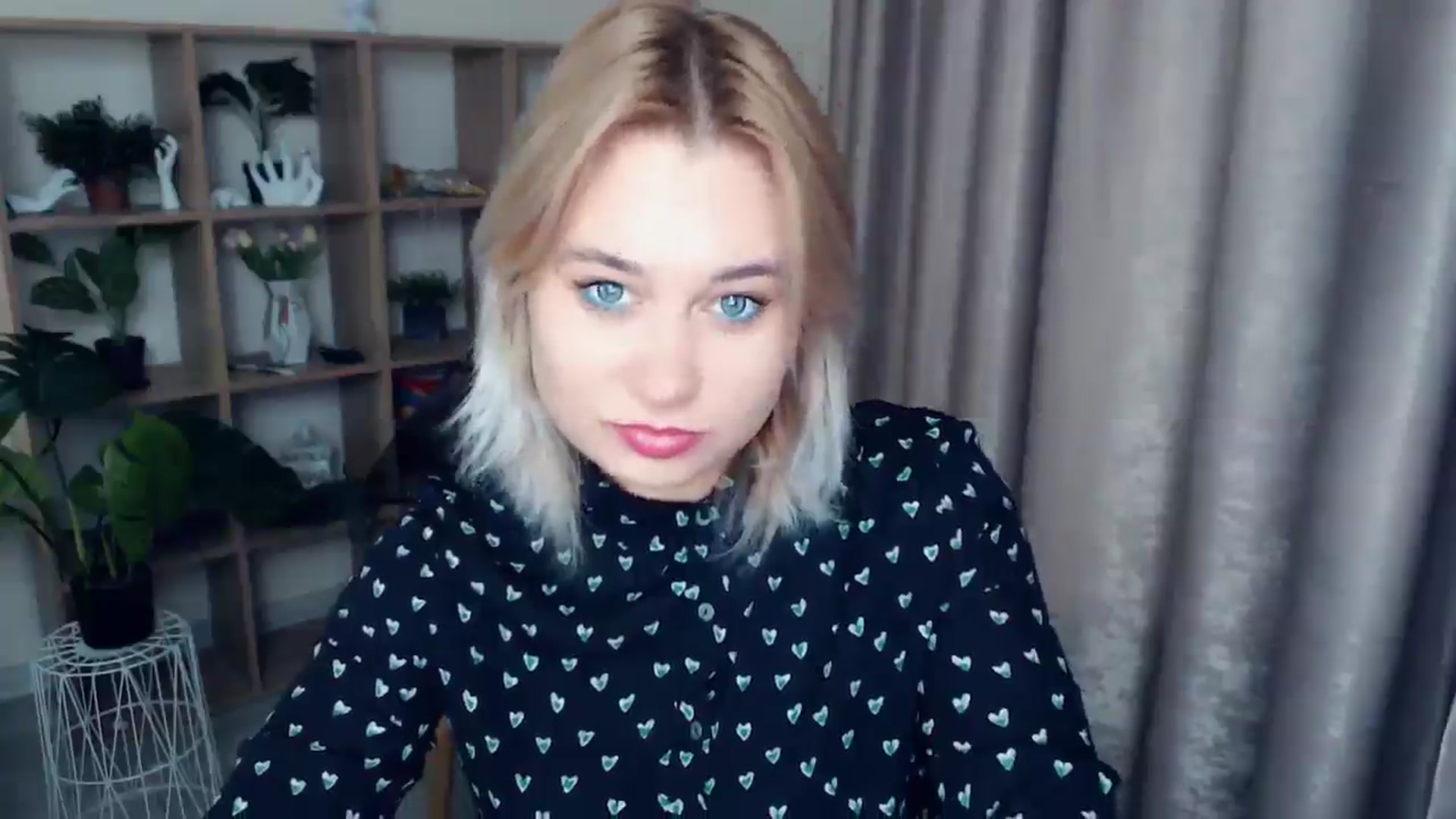 Gallery image thumbnail from Kukla_kolduna's myfreecams stream on, 11/29/2024, 16:21 image 16 of 20