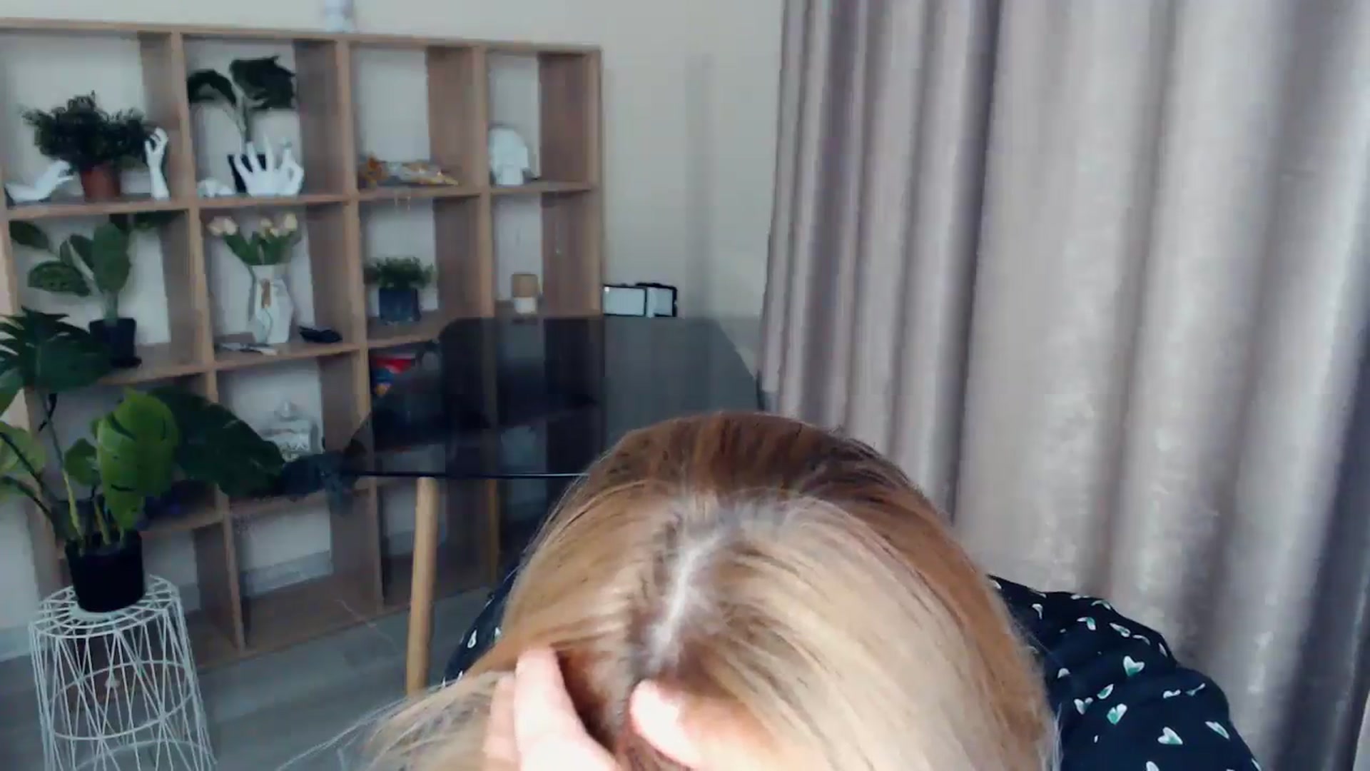 Gallery image thumbnail from Kukla_kolduna's myfreecams stream on, 11/29/2024, 16:21 image 2 of 20