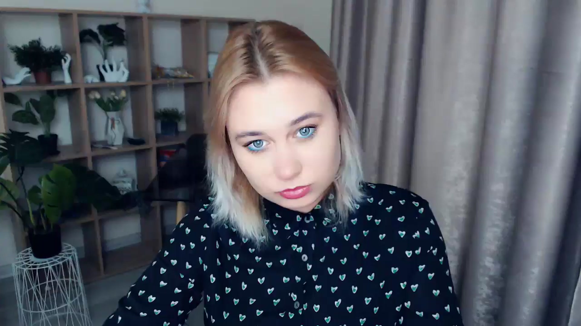 Gallery image thumbnail from Kukla_kolduna's myfreecams stream on, 11/29/2024, 16:21 image 11 of 20