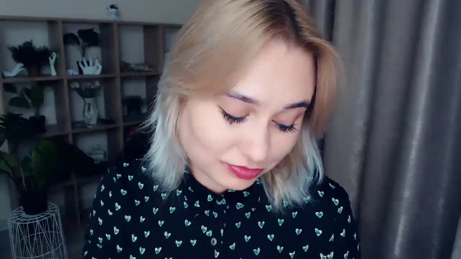 Gallery image thumbnail from Kukla_kolduna's myfreecams stream on, 11/29/2024, 18:30 image 18 of 20