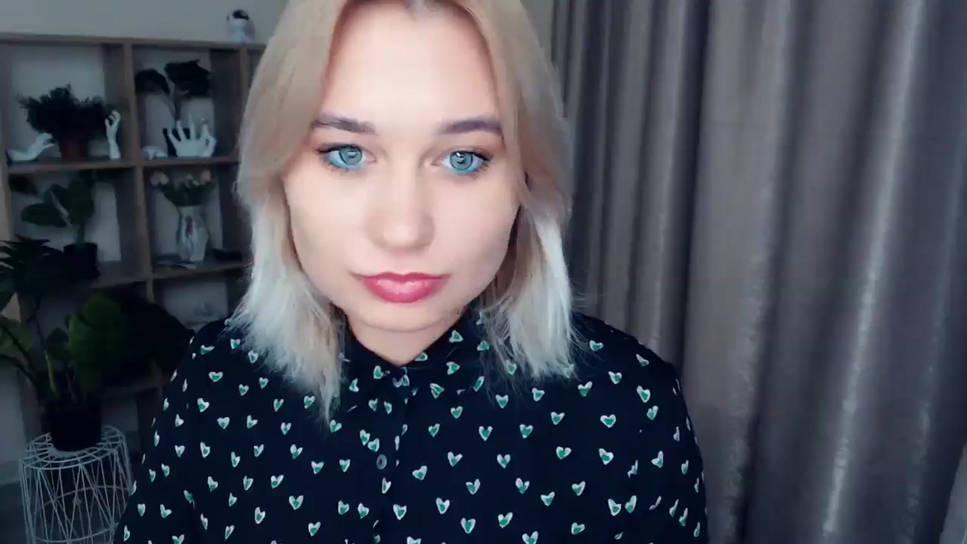 Gallery image thumbnail from Kukla_kolduna's myfreecams stream on, 11/29/2024, 18:30 image 3 of 20