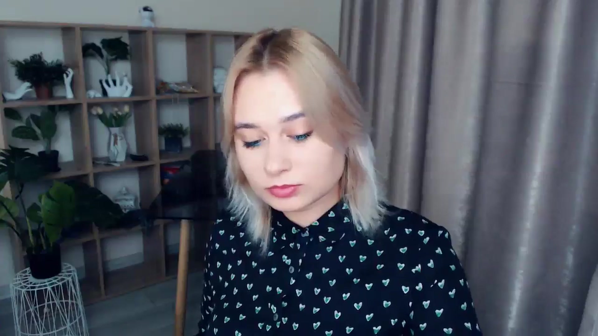 Gallery image thumbnail from Kukla_kolduna's myfreecams stream on, 11/29/2024, 18:30 image 9 of 20