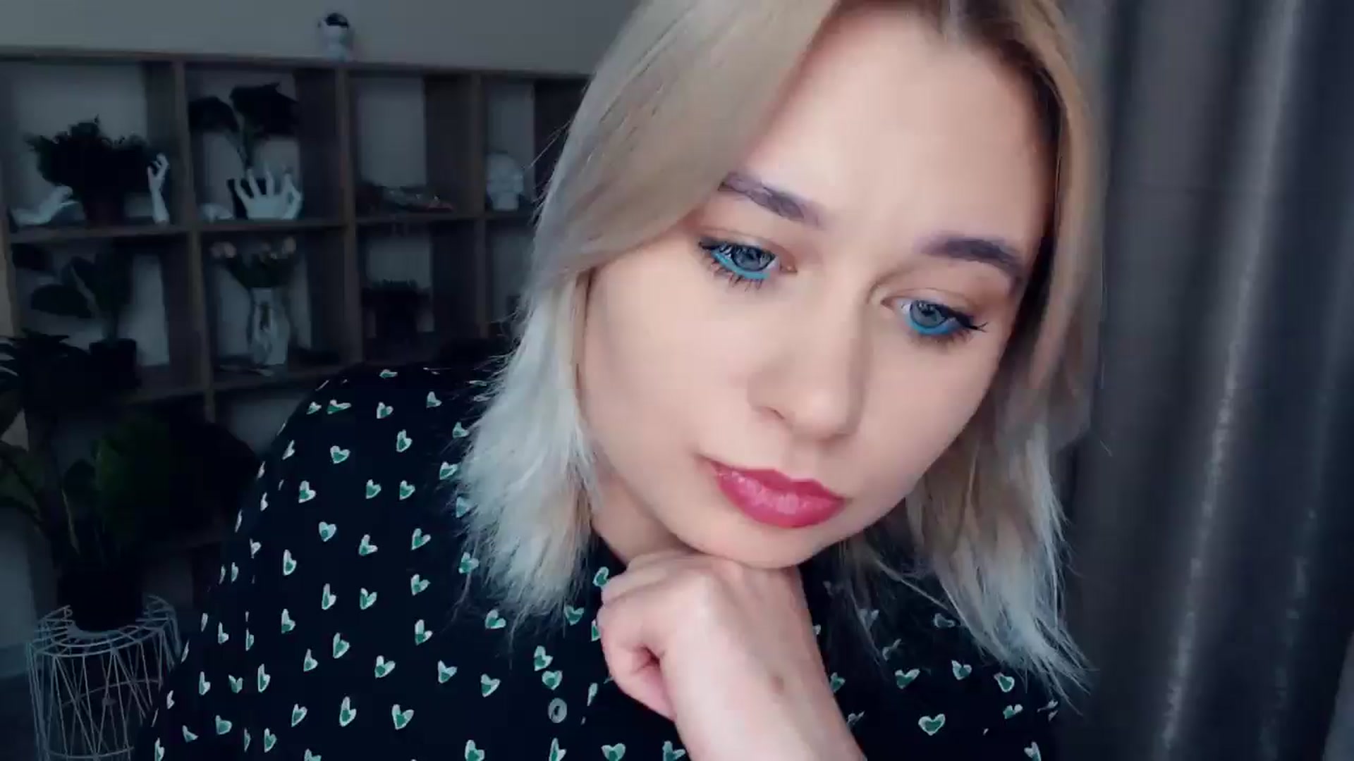 Gallery image thumbnail from Kukla_kolduna's myfreecams stream on, 11/29/2024, 18:30 image 1 of 20