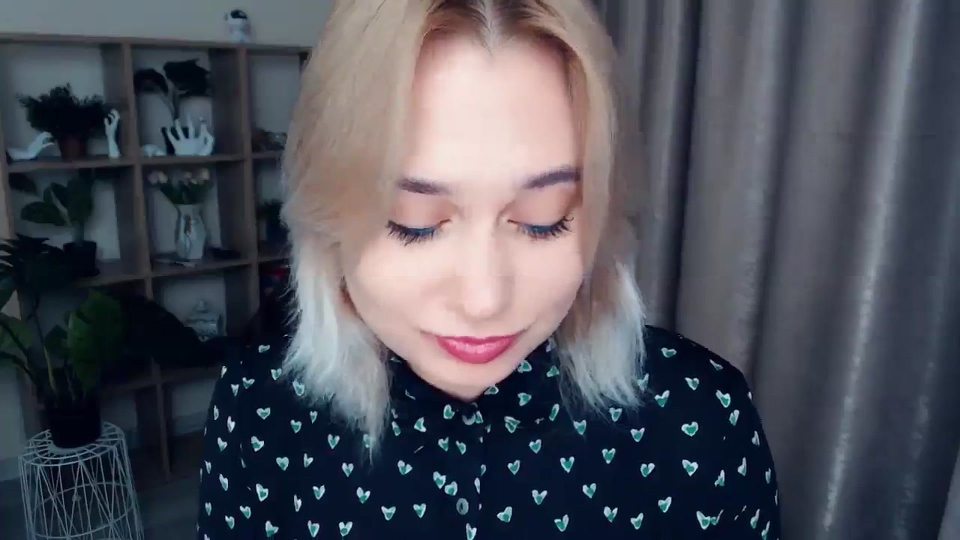 Gallery image thumbnail from Kukla_kolduna's myfreecams stream on, 11/29/2024, 18:30 image 5 of 20
