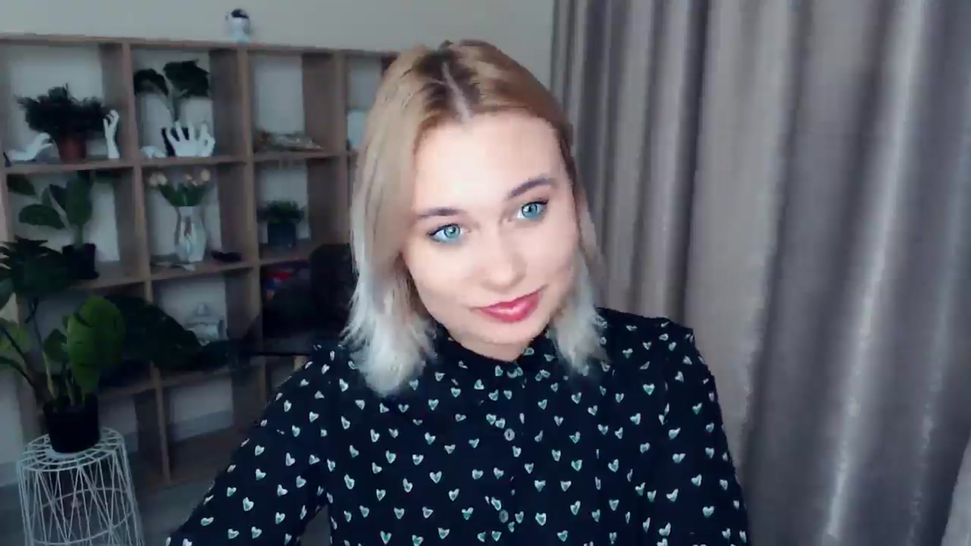 Gallery image thumbnail from Kukla_kolduna's myfreecams stream on, 11/29/2024, 18:30 image 16 of 20