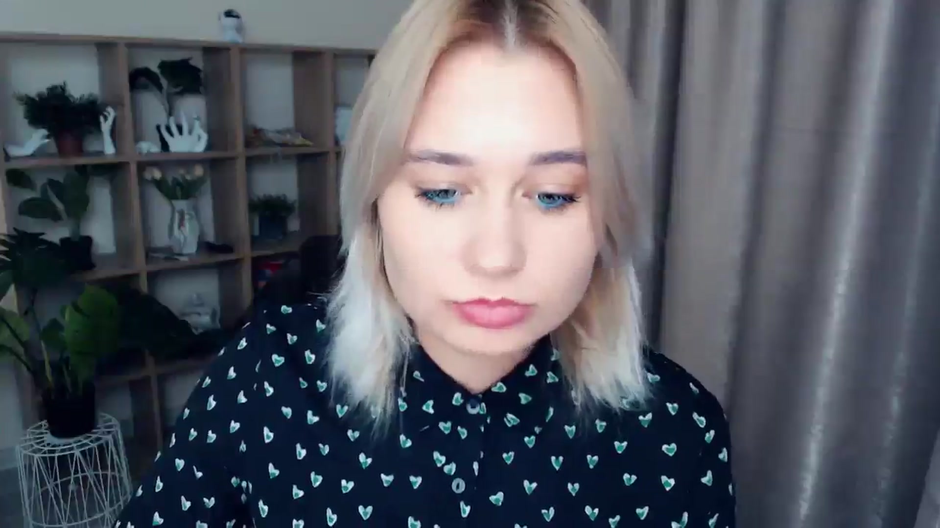 Gallery image thumbnail from Kukla_kolduna's myfreecams stream on, 11/29/2024, 18:43 image 12 of 20